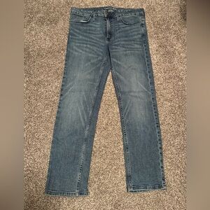 Calvin Klein Jeans women’s  Washed Blue Straight Ankle Jeans. 8